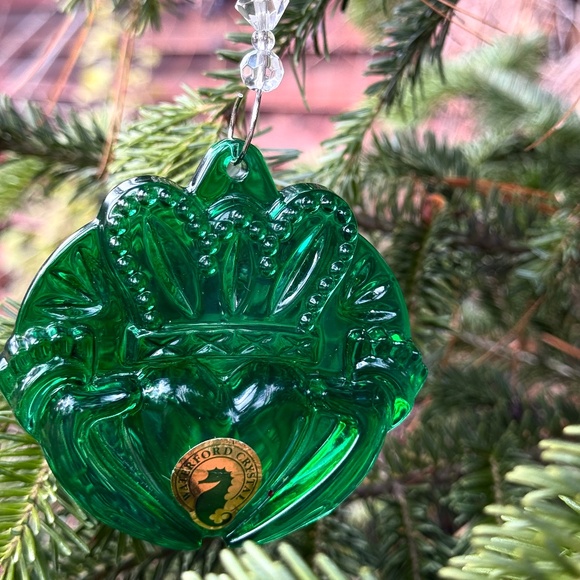 2018 Waterford Crystal Green Claddagh Christmas Ornament with Enhancer Ireland - Picture 2 of 15